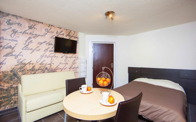 Villa Serafina Apartments