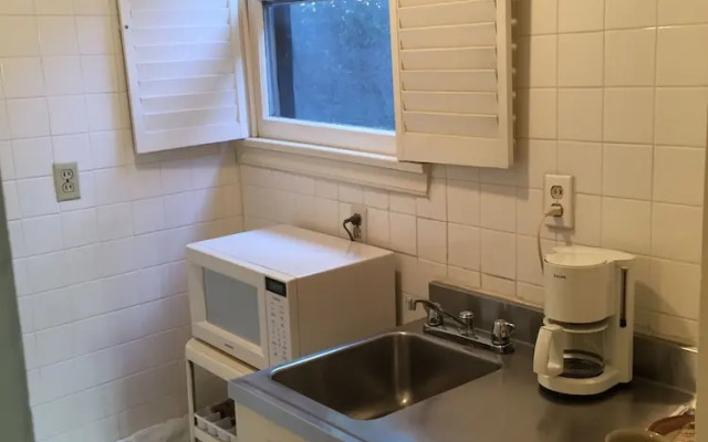 Nine-0-Five Royal Hotel