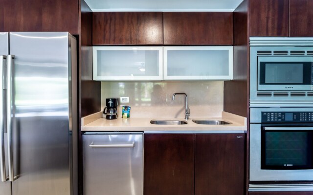 Casa Iris 2 Bedroom Condo by Redawning