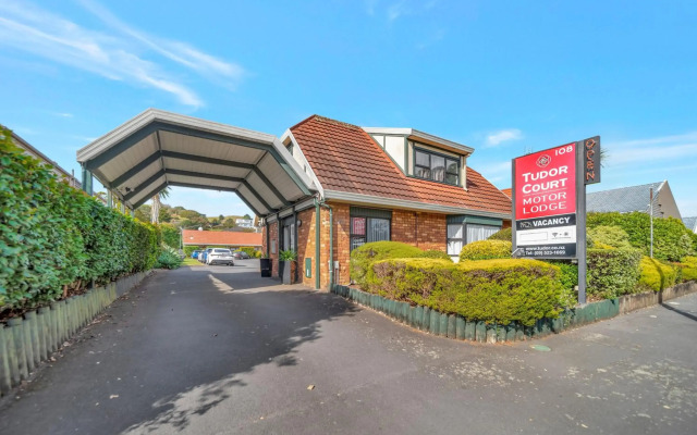 Tudor Court Motor Lodge