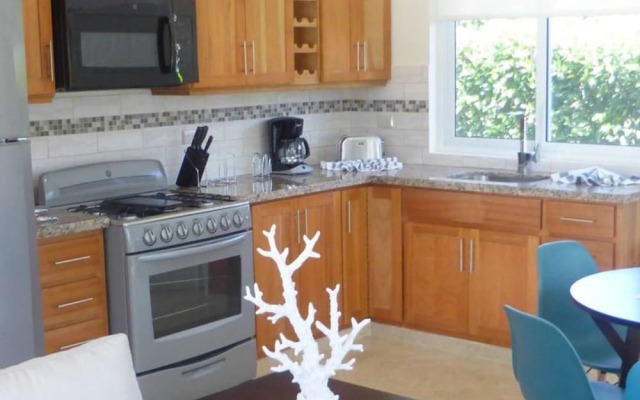 Private two Story Villa With Guest House