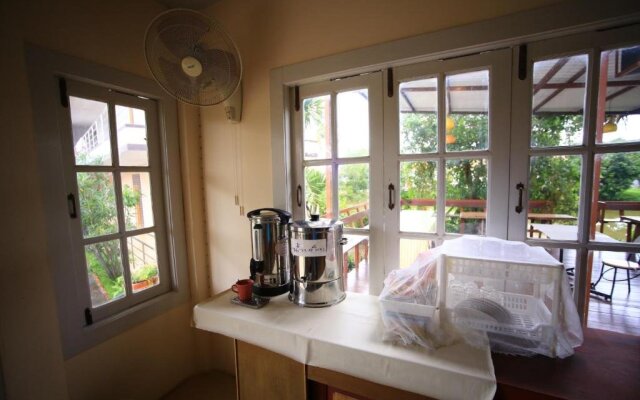 Baanpooya Hotel and Resort