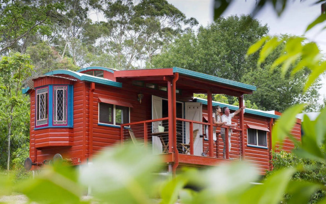 Glass House Mountains Ecolodge