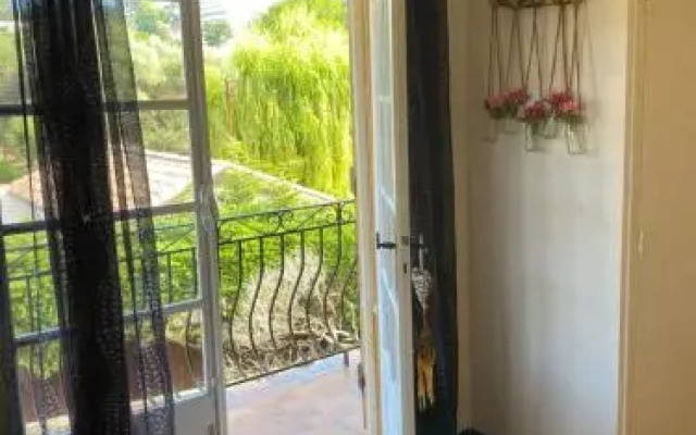 CHEZ ZIZOU - F2 CAP Dâ€™ANTIBES VERSANT OUEST