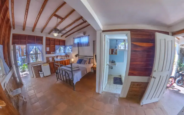 Beachfront 1-of-a-kind House w AC Pool Wifi ATV