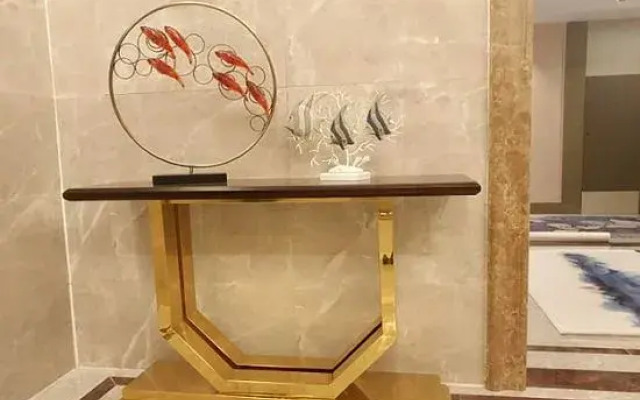 Weimei Shangpin Hotel (Hami Huanghou Tianjie)