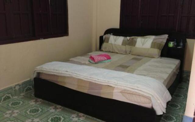 Chaleunheuang Guesthouse and Restaurant