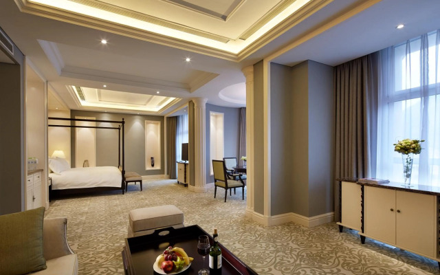 Yin Run Jin Jiang Castle Hotel