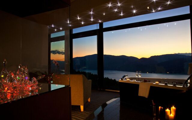 Sparkling Hill Resort