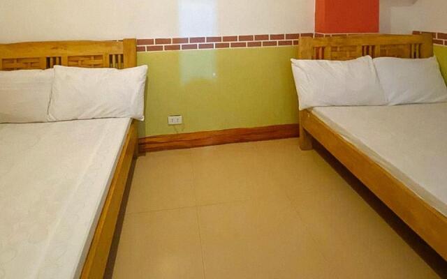 RedDoorz Hostel @ Baguio Tourist Cabin