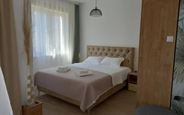 Solaris Apartments and Rooms