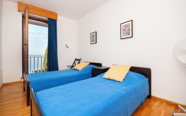 Apartment Maja