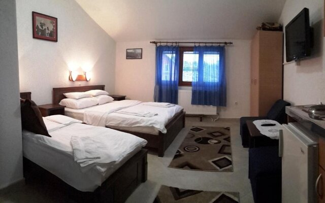 Zlatni Bor Hotel
