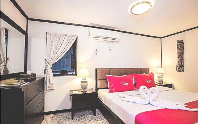 Royal Caravan Hotel Trawas