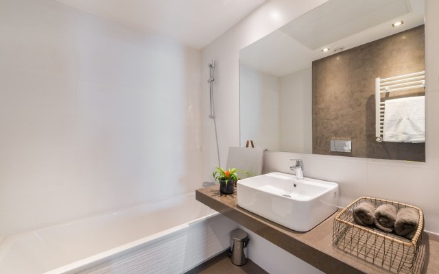 Luxurius Apartment With Huge Balcony at Plaza de España