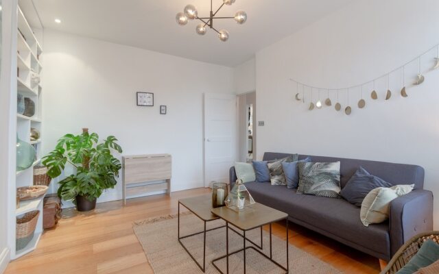 Vibrant 2 Bedroom Apartment in Notting Hill