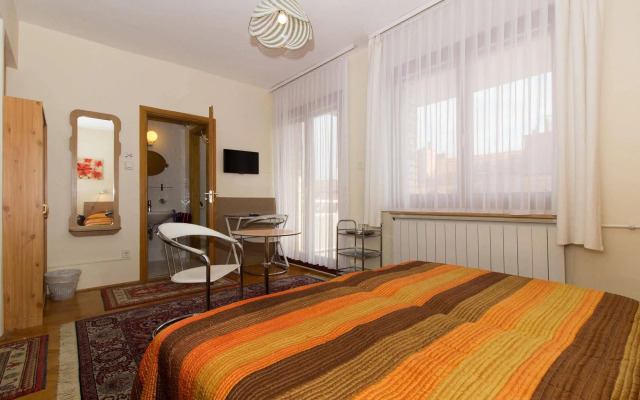 Budavar Bed and Breakfast