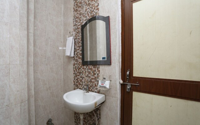 OYO 22665 Hotel Dev Shree