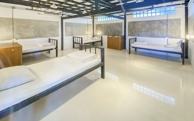 OYO 585 Freedom Hostel @ Phi Phi