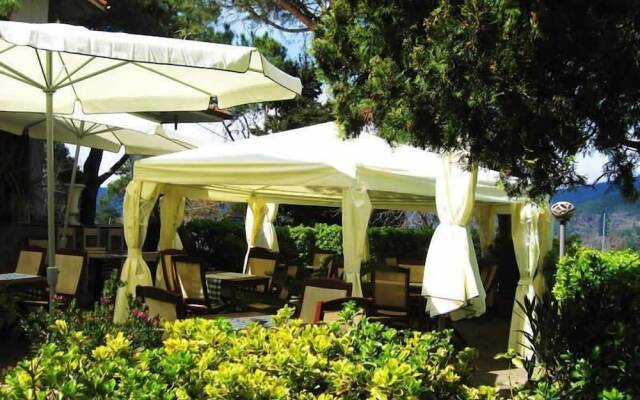 Hotel Monterosso Alto