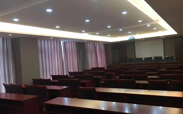 City Convenient Hotel