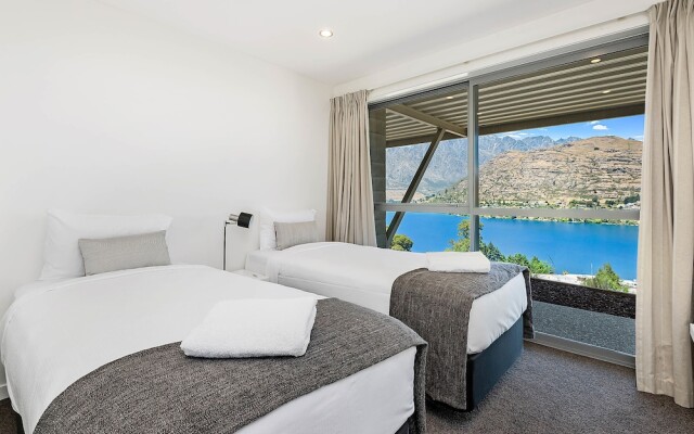 Remarkable Views on Goldrush Way