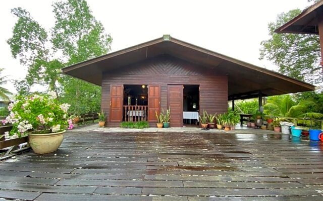 OYO Home 90328 Lamin Dana Cultural Lodge