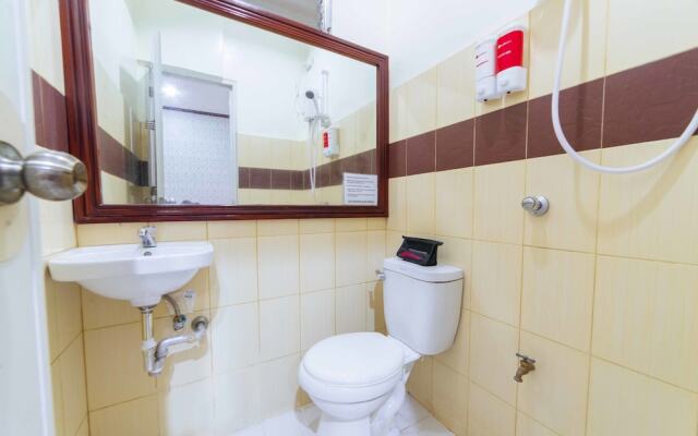 RedDoorz Plus Near SM Lanang Davao