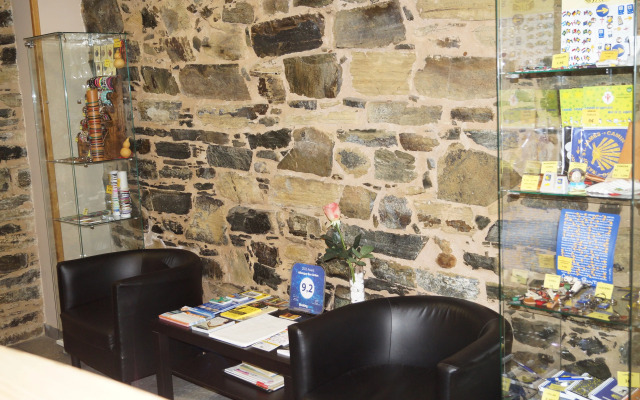 Pensión San Antón - Hostel