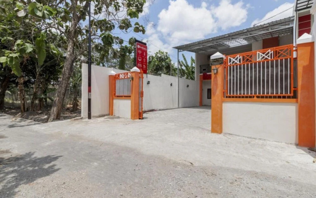 RedDoorz near Babarsari 2