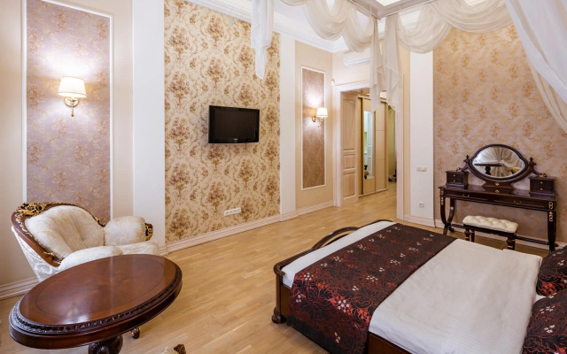 Romari Проспект Свободи 31