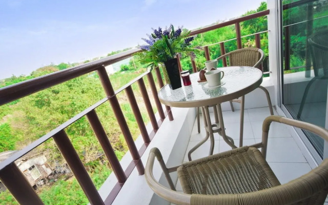 The Meet Green Apartment