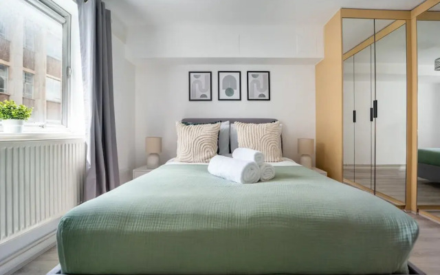 Stylish 1-Bedroom with Balcony near Soho