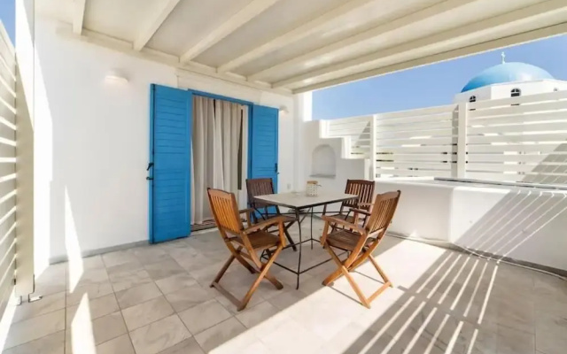 Naousa Center Living