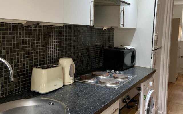Modern 1 Bed Apartment