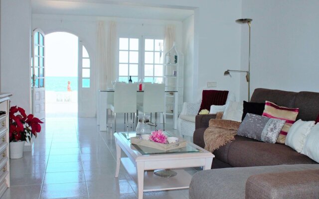 Villa Perseo Beachfront by Vacanzy Collection