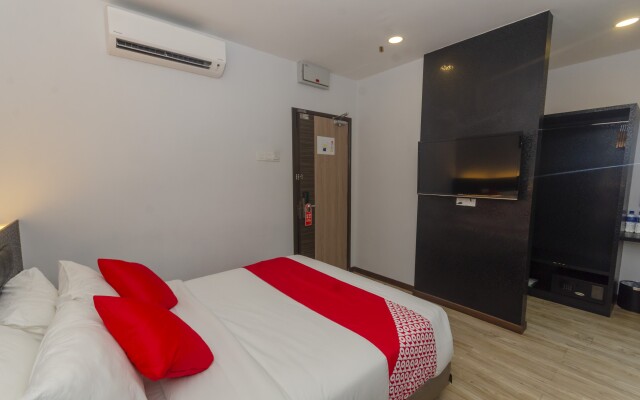 OYO 717 MR J Hotel Wakaf Che Yeh 2