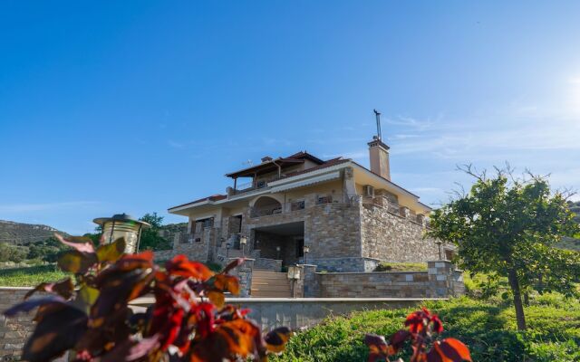 Paul's American Mansion- Volos suburb