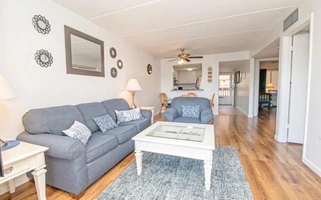 1206 Courtyard Villa 2nd Fl S