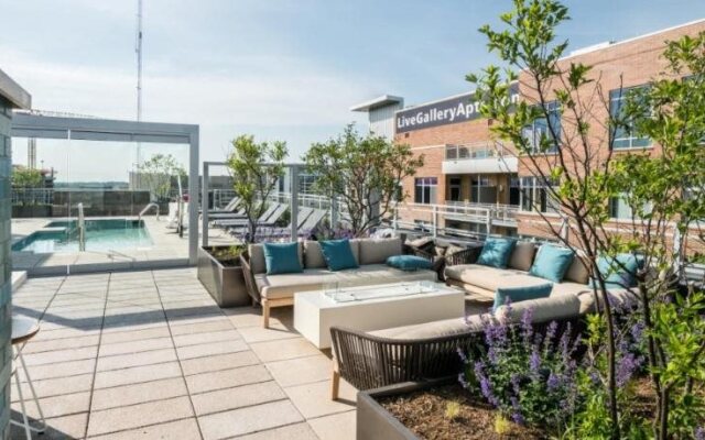 Global Luxury Suites at Woodmont Triangle South