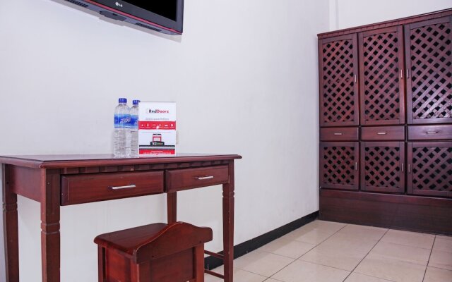 RedDoorz near Tanjung Perak