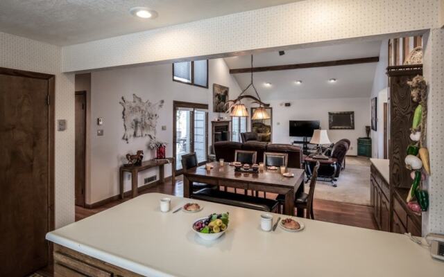 Angulo - Three Bedroom Cabin