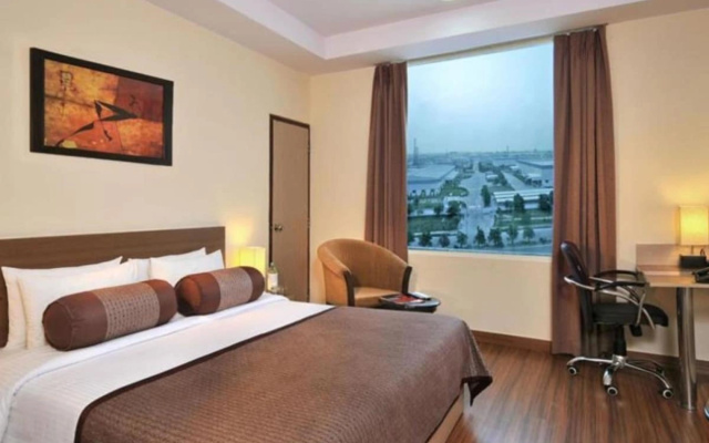 Hyphen Grand Hotel