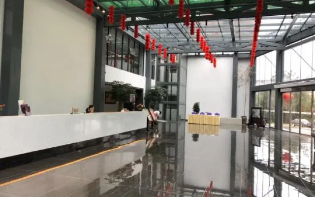 Minggang Grand Hotel (Ceramic University Xianghu Campus)