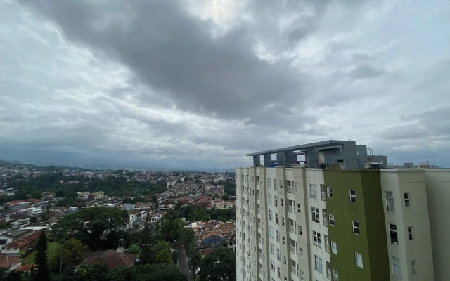 Modern 2Br Apartment Without Living Room At Parahyangan Residence