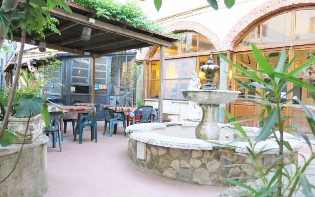 Hostel Archi Rossi