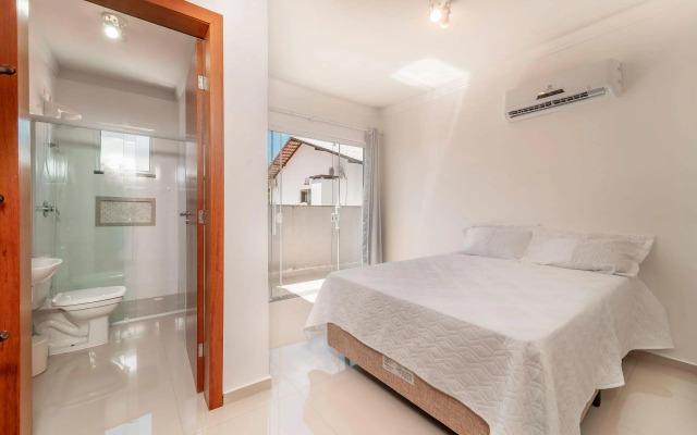 Casa Para 08 Pessoas Em Bombas