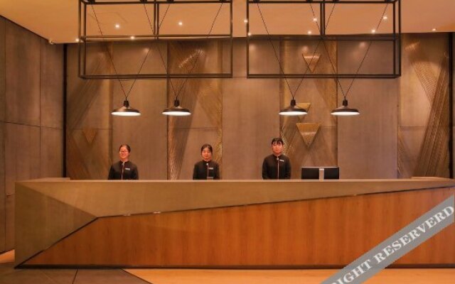 Orange Hotel (Qingdao North Railway Station Xinduxin)