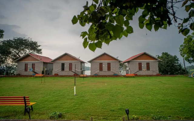 Shvas Island Resort