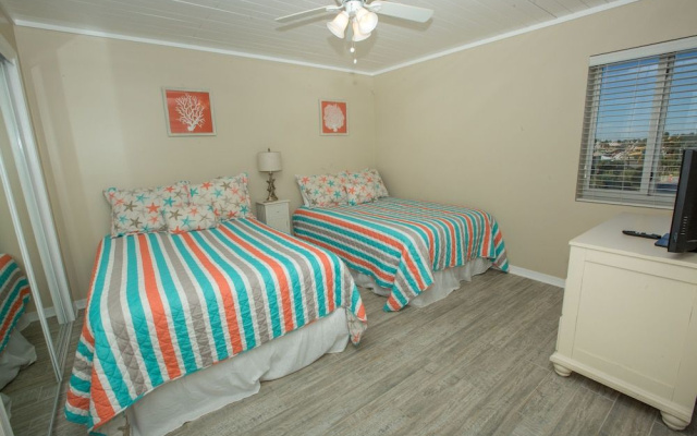 Destin Towers 61 2 Bedroom Condo by RedAwning